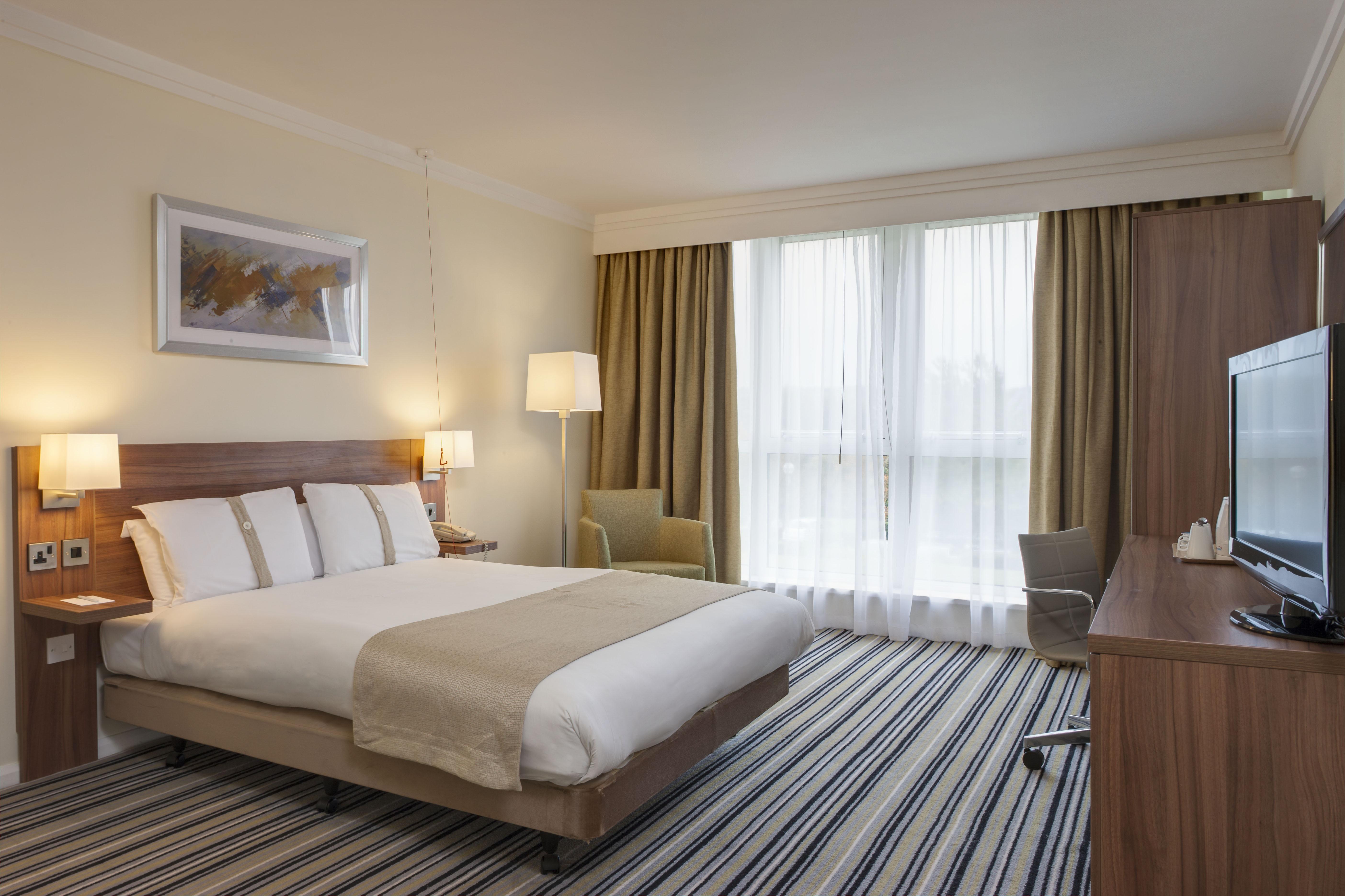Holiday Inn Ashford Central By Ihg Exterior foto