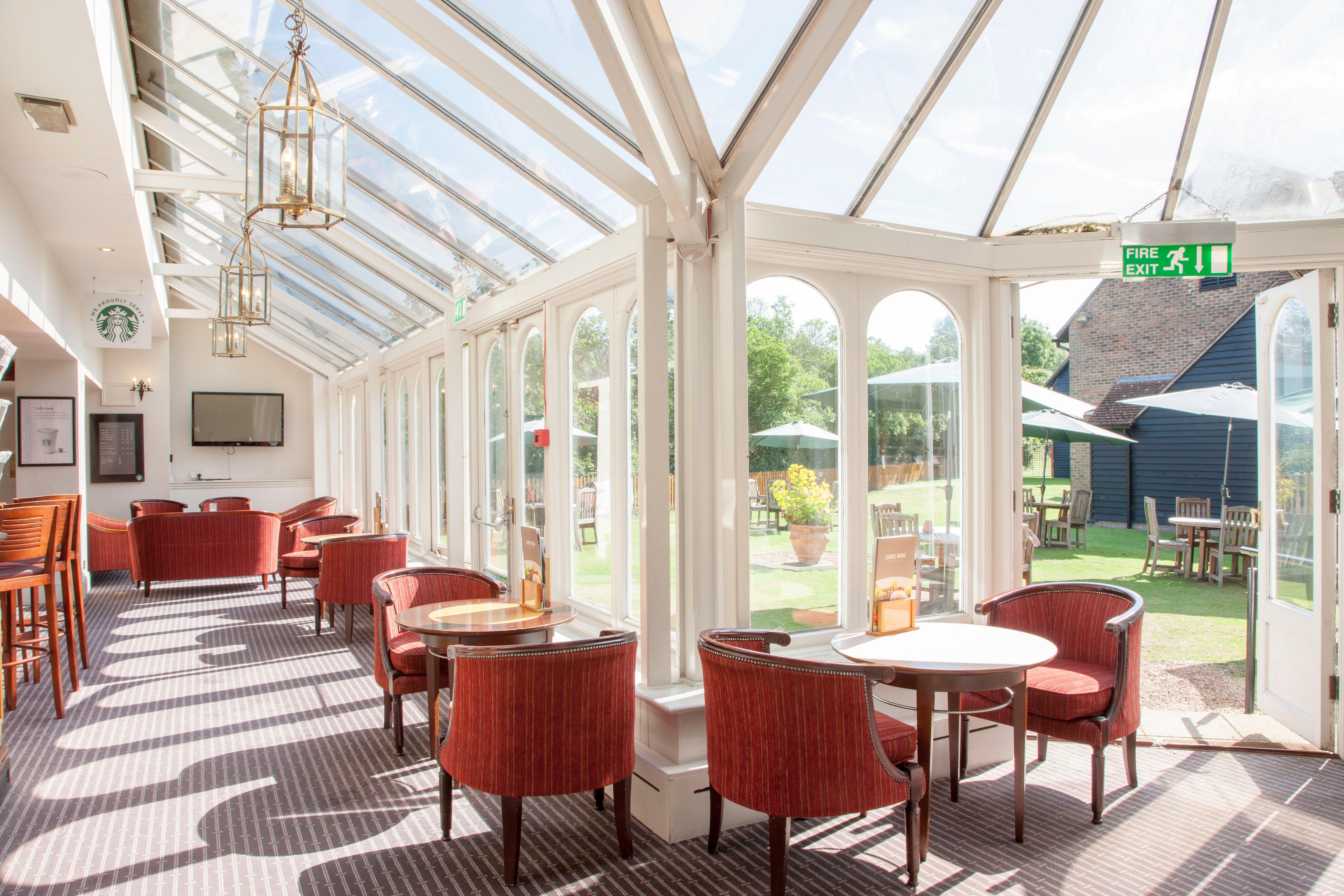 Holiday Inn Ashford Central By Ihg Exterior foto