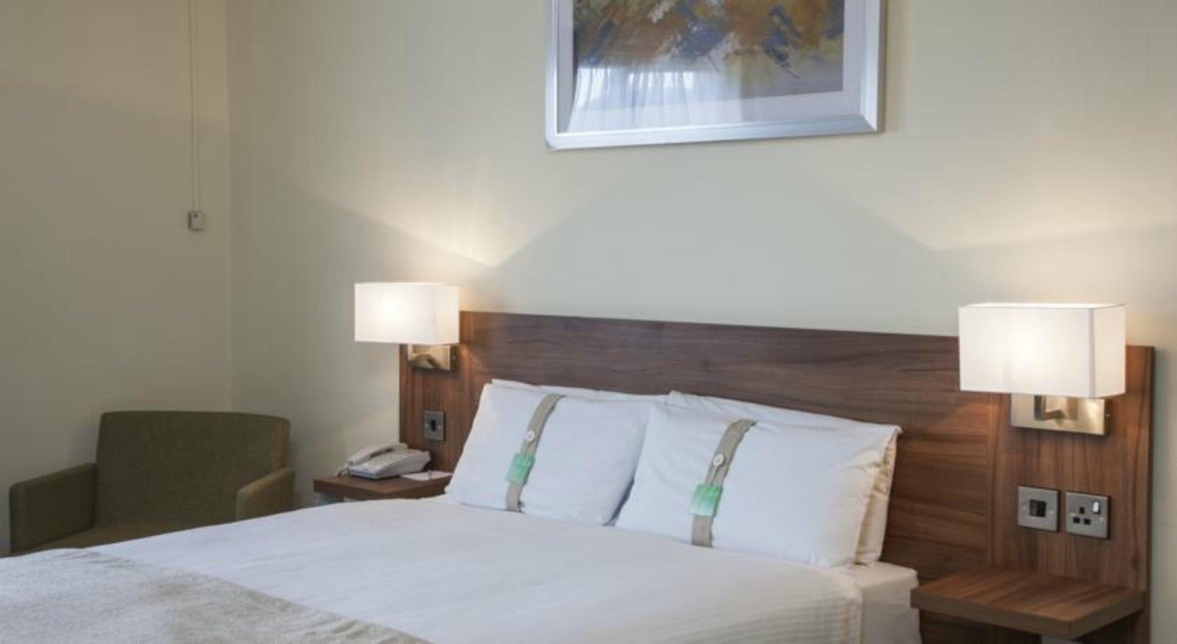 Holiday Inn Ashford Central By Ihg Exterior foto