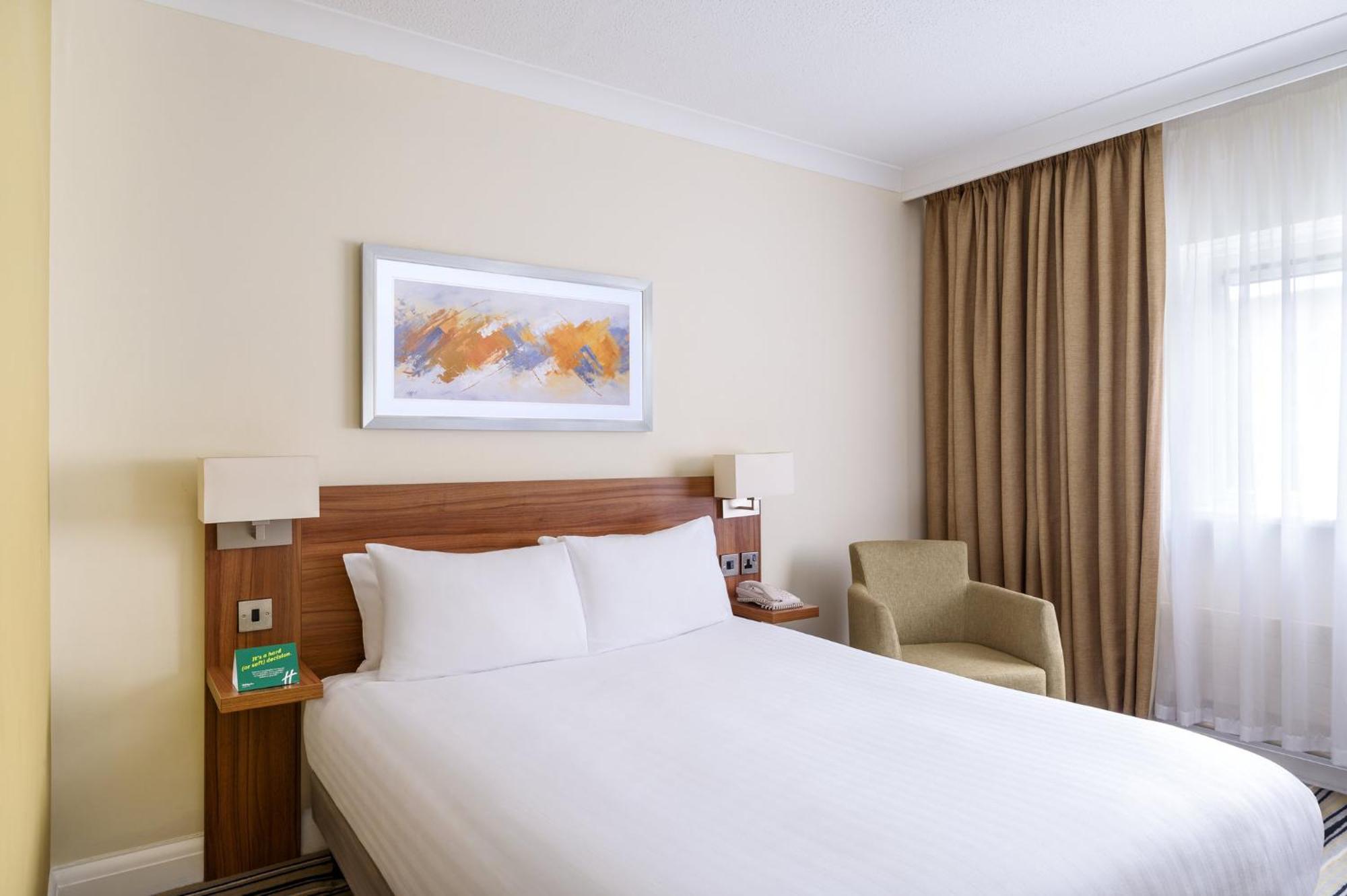 Holiday Inn Ashford Central By Ihg Exterior foto