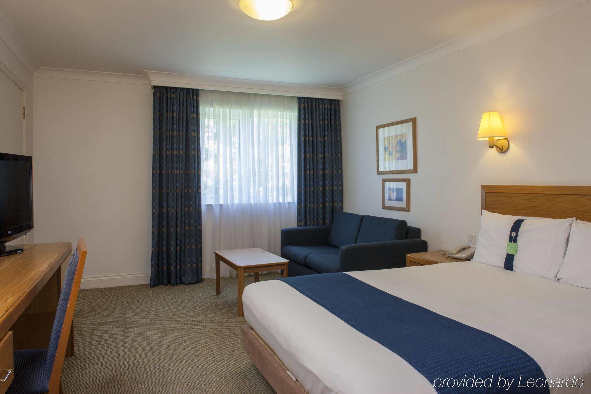 Holiday Inn Ashford Central By Ihg Exterior foto