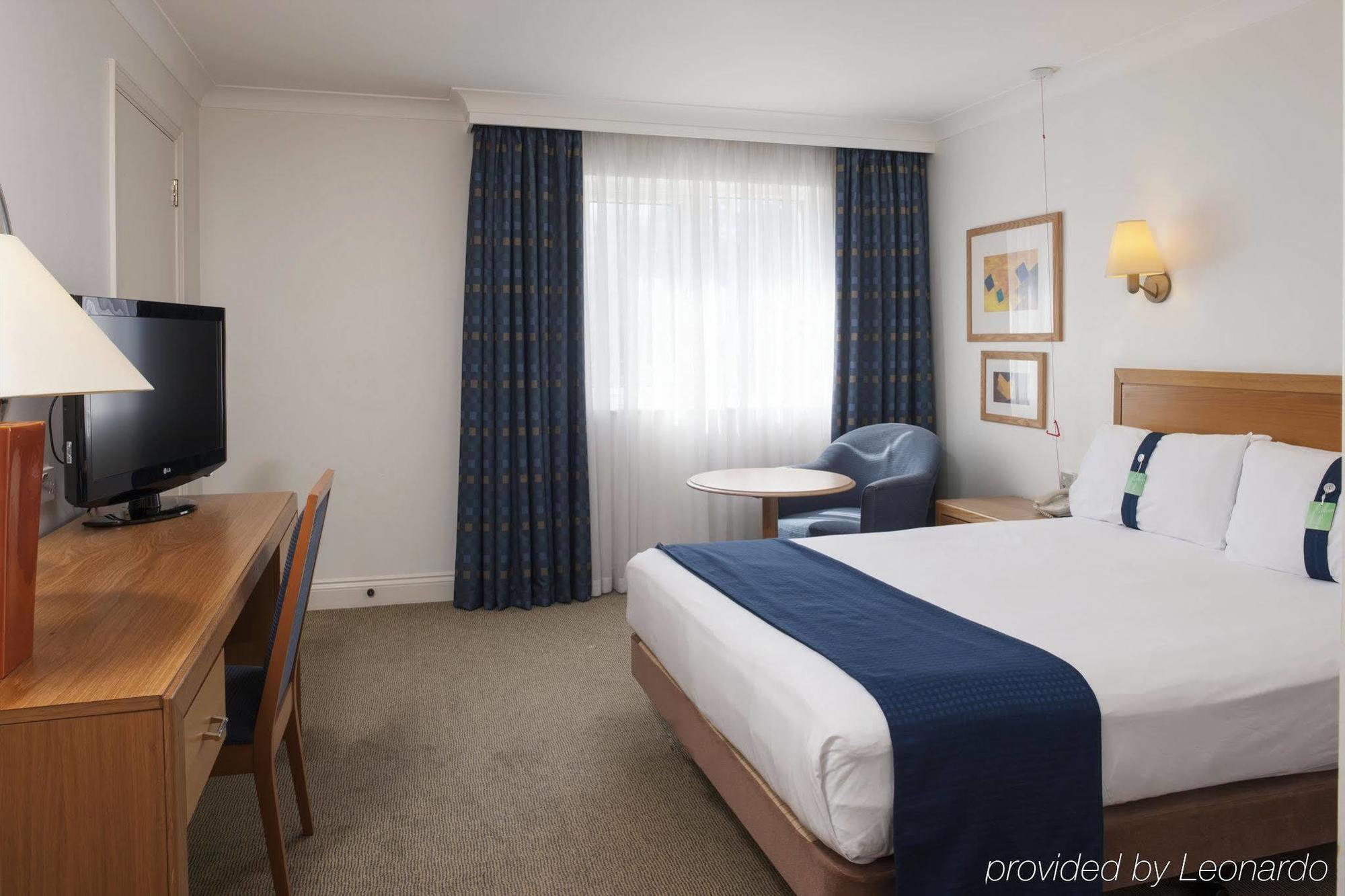 Holiday Inn Ashford Central By Ihg Exterior foto